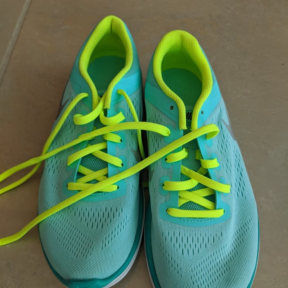 Brand new Nike Flex Run sneakers